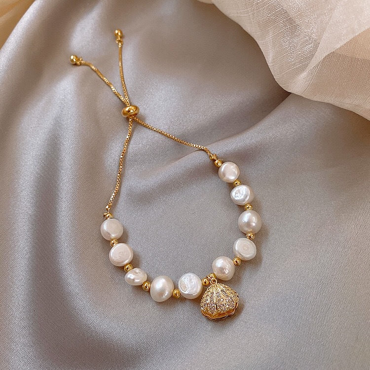 Liuvelle Minimalist Baroque Pearl Bracelet with Shell Accents