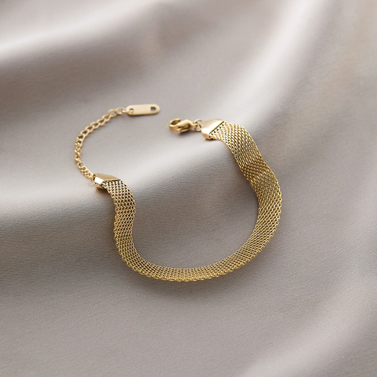 Liuvelle 18K Gold Multi-Style Bracelets – Perfect for Stacking & Everyday Wear