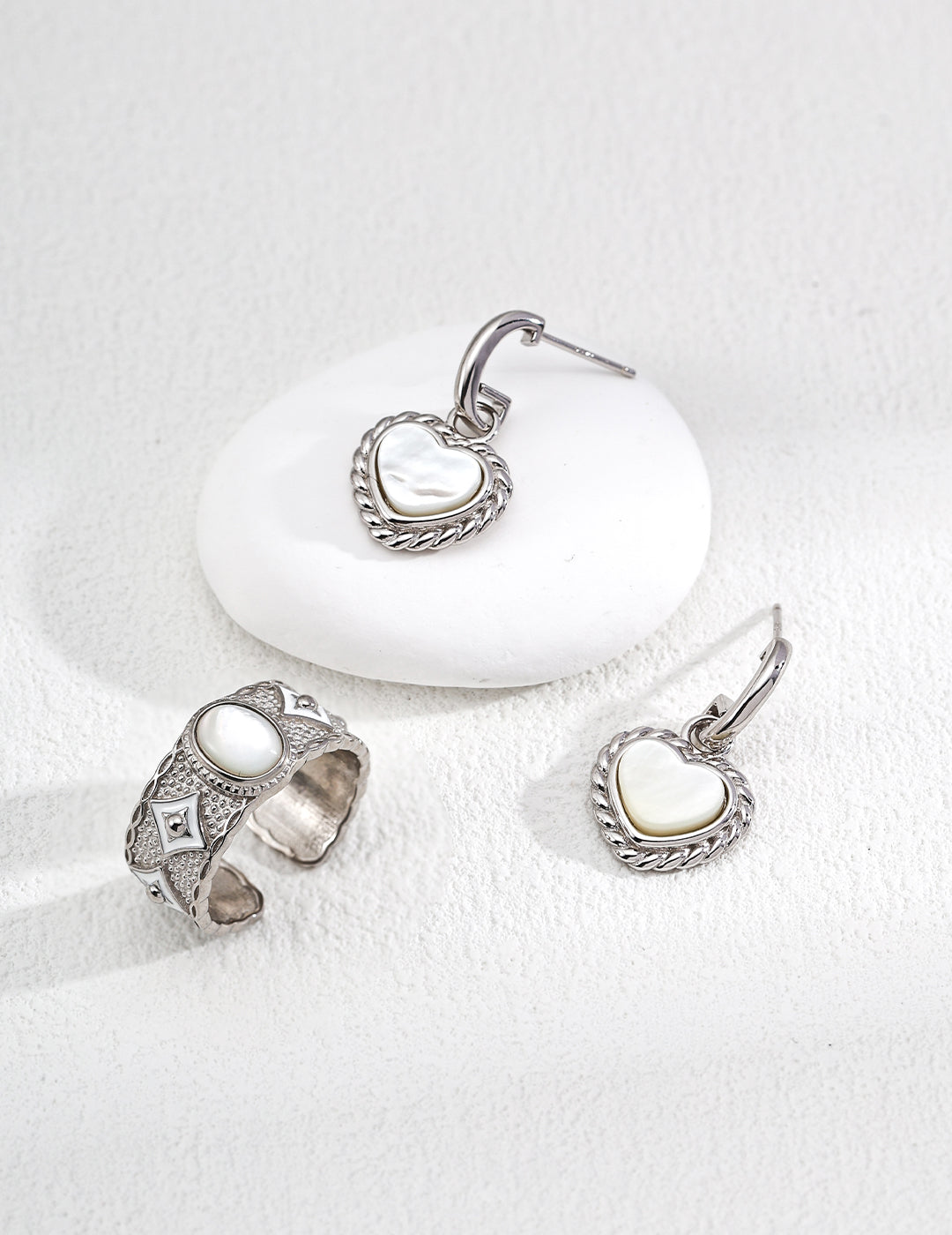 S925 Silver Vintage Mother of Pearl Heart Earrings