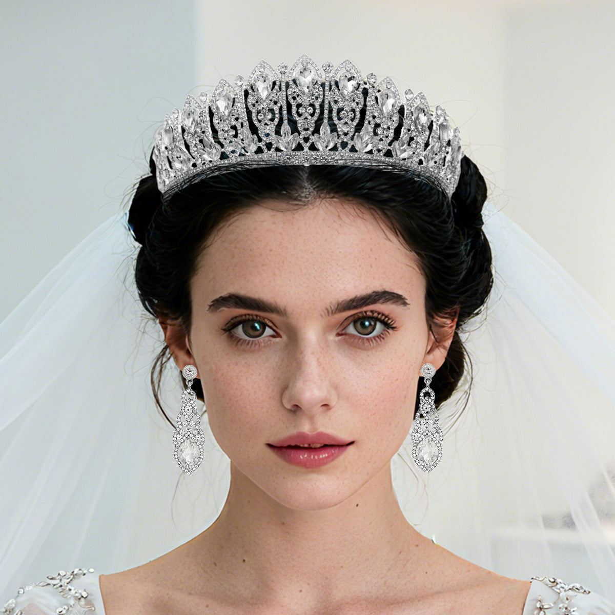 LIUVELLE Bridal Two-Piece Set – Teardrop Diamond Earrings with Crown