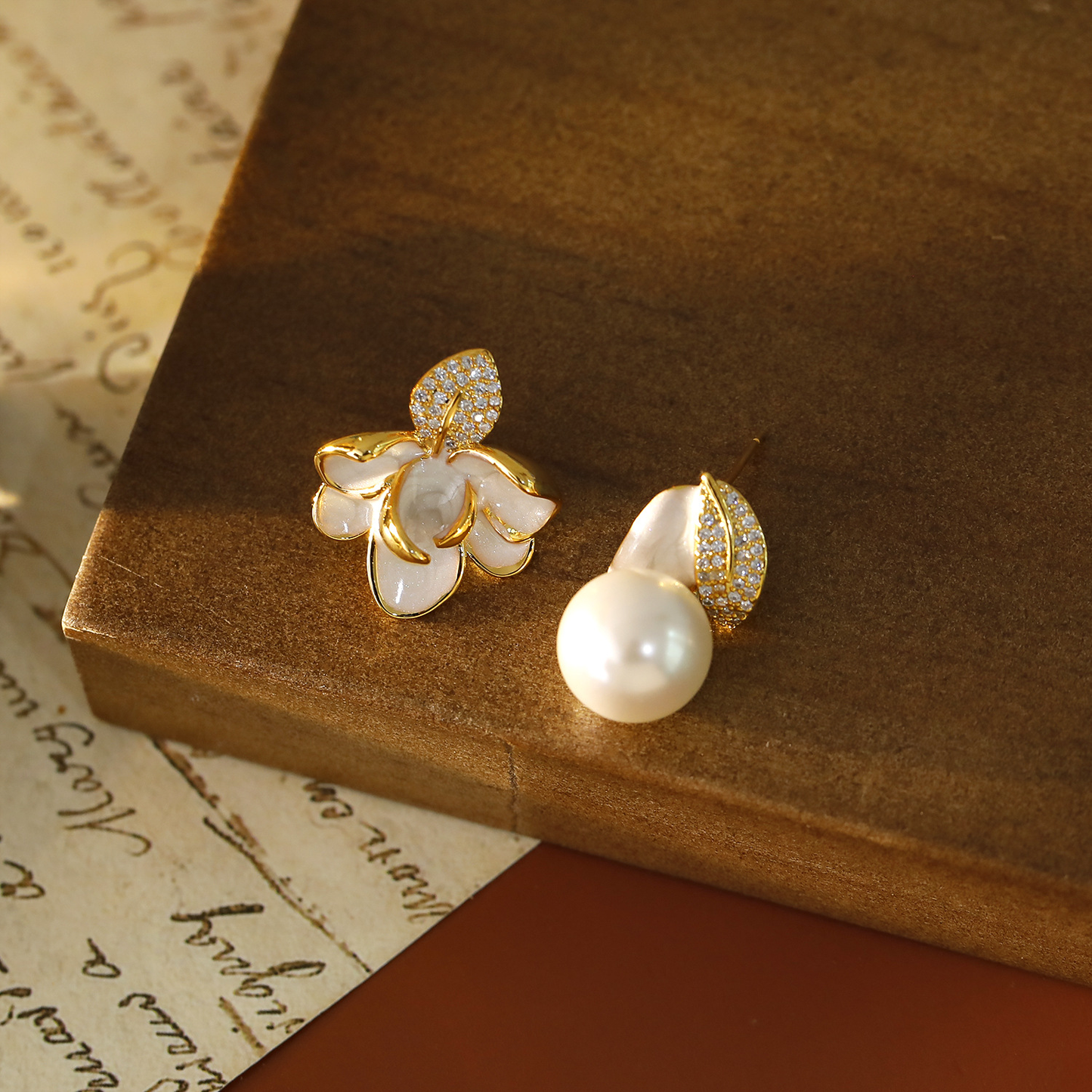 LIUVELLE – Enamel Camellia Blossom Earrings