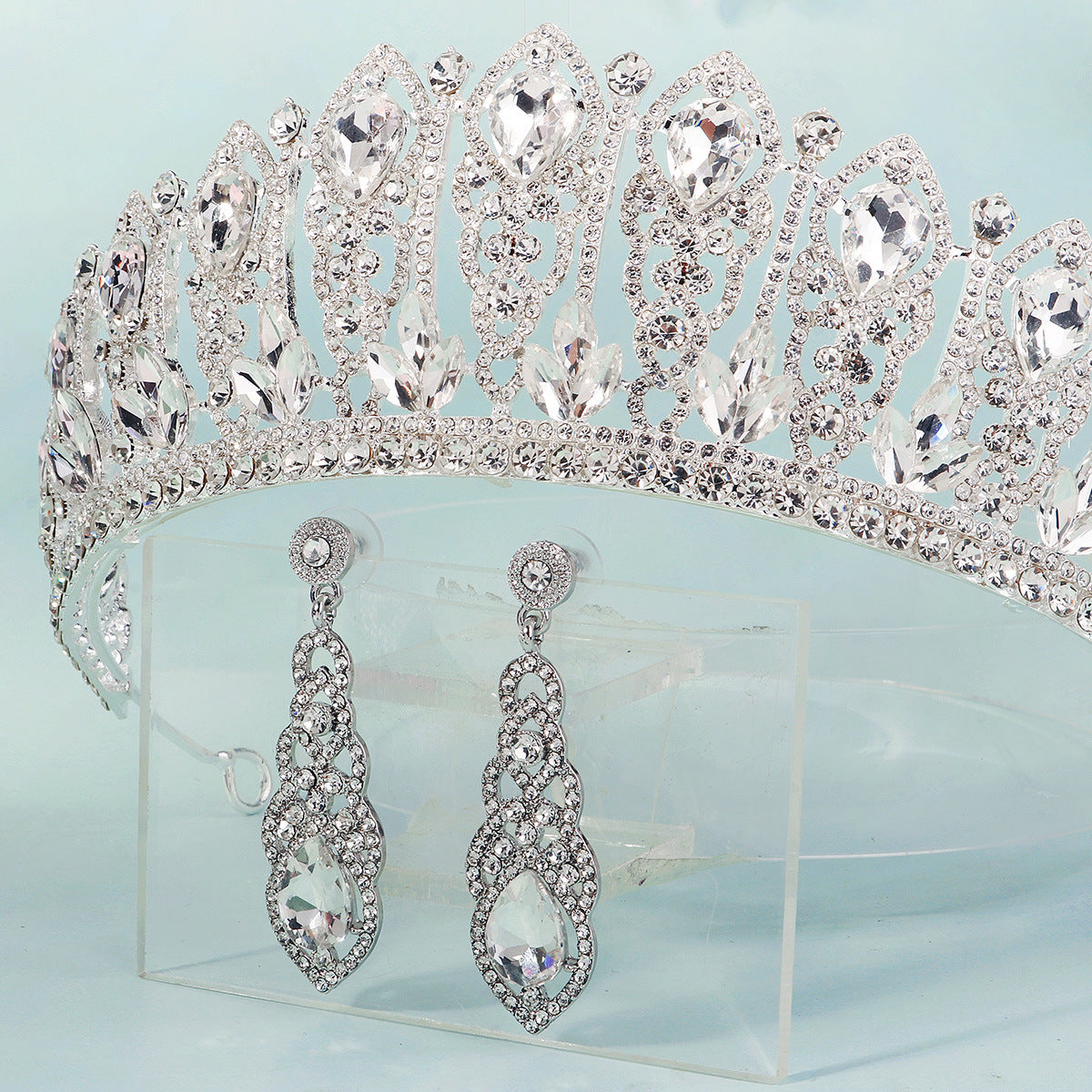 LIUVELLE Bridal Two-Piece Set – Teardrop Diamond Earrings with Crown