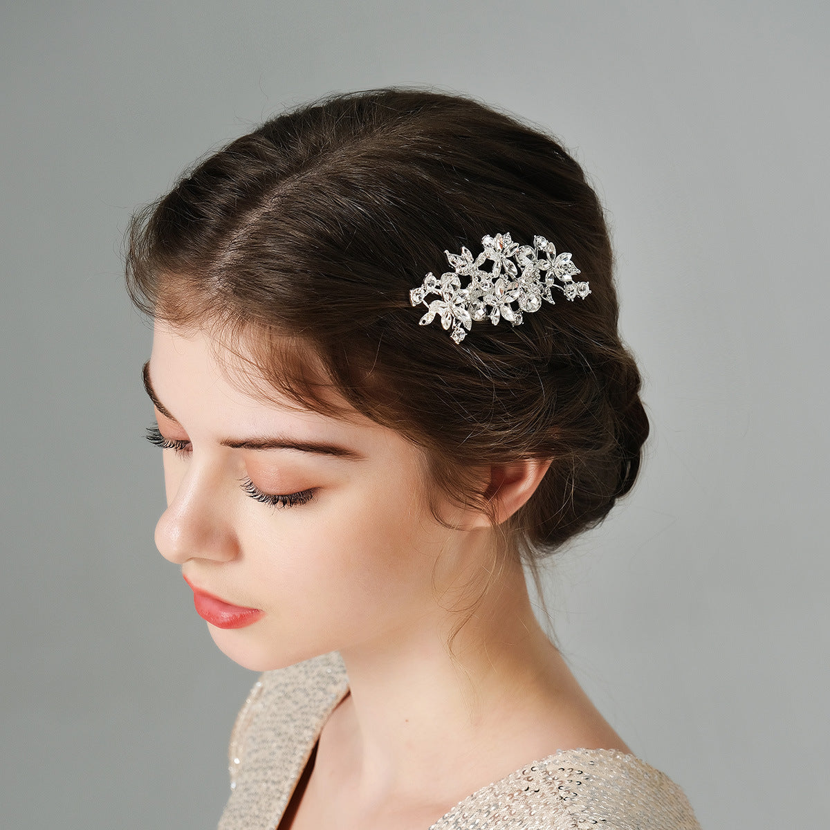 European and American Classic Bridal Hair Accessories Alloy Rhinestone Insert Comb High-end Wedding Banquet Hair Styling Accessories Retro Hair Comb for Women