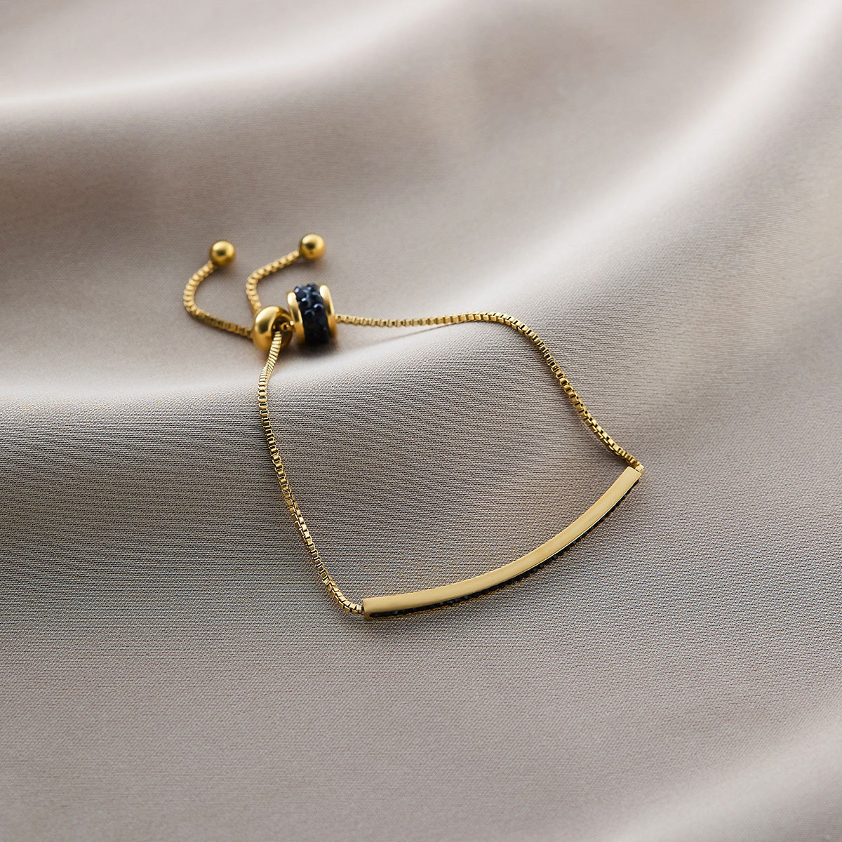 Liuvelle 18K Gold Multi-Style Bracelets – Perfect for Stacking & Everyday Wear