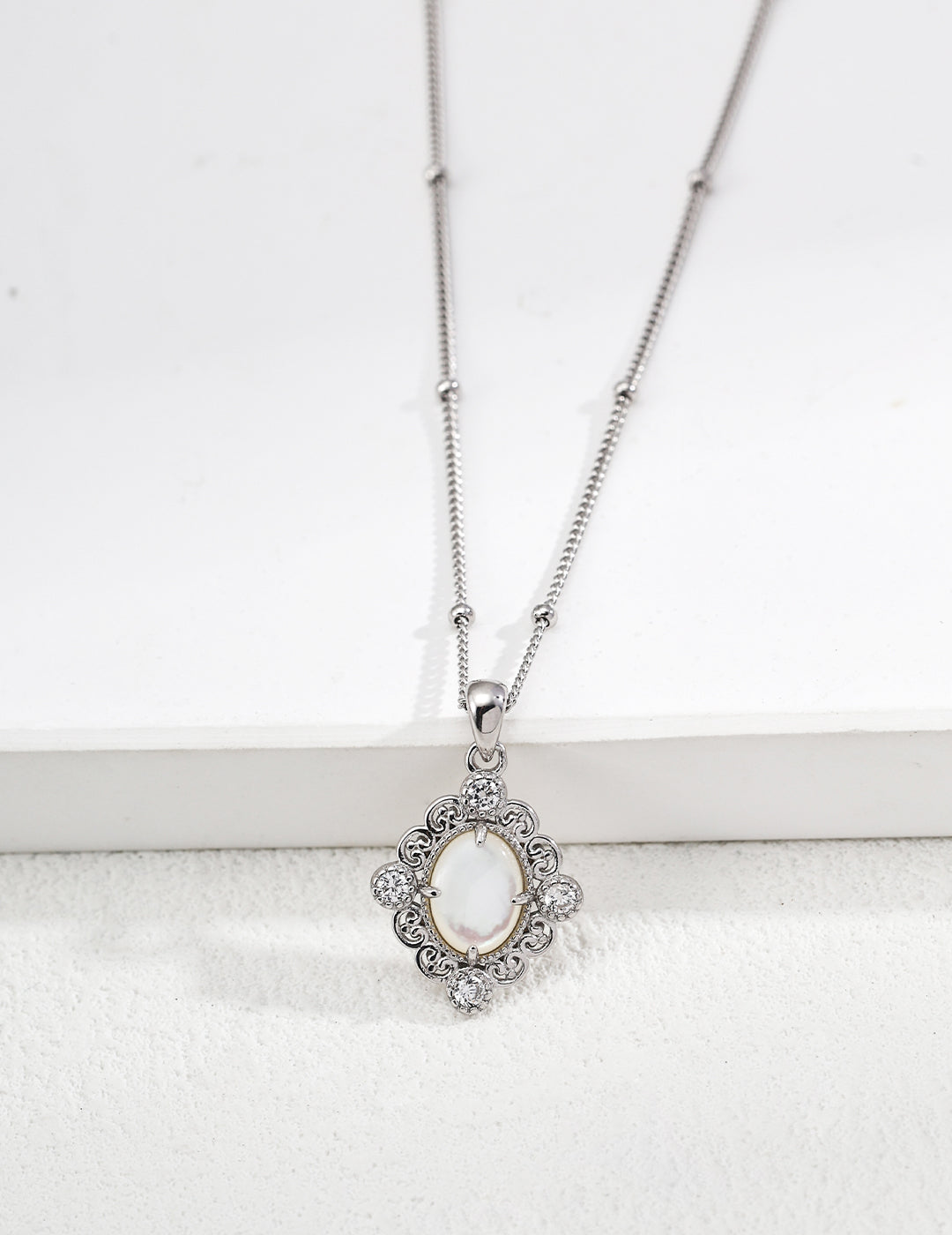 925 Silver Palace Style Amethyst Necklace White gold