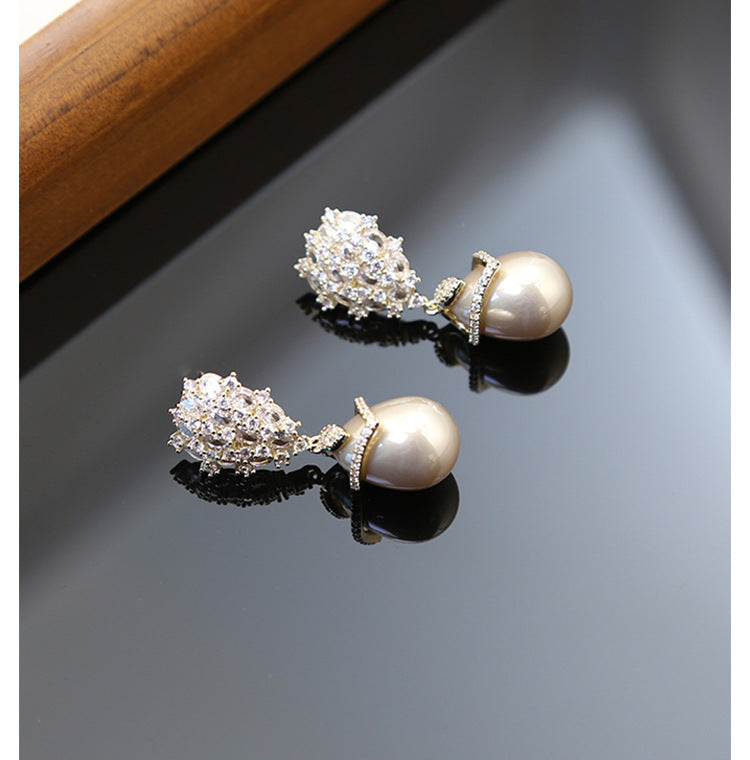 Liuvelle Dewdrop Pearl Earrings
