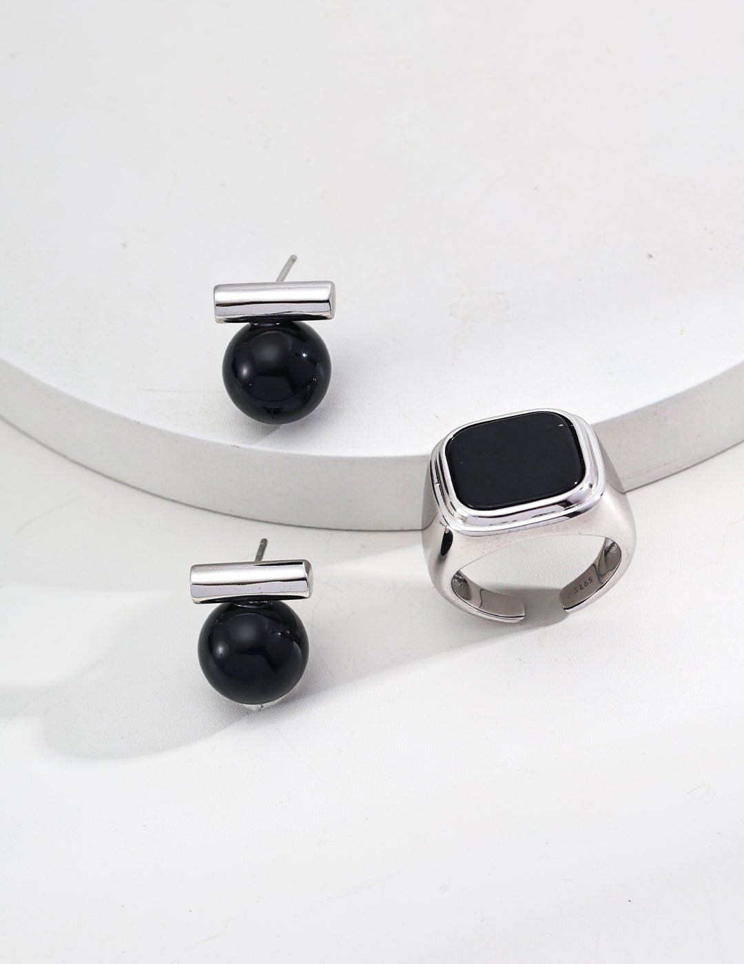 S925 Silver Natural Tiger Eye & Black Onyx Stud Earrings Black