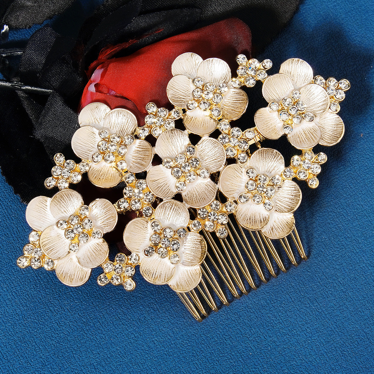 European and American Classic Bridal Hair Accessories Alloy Rhinestone Insert Comb High-end Wedding Banquet Hair Styling Accessories Retro Hair Comb for Women